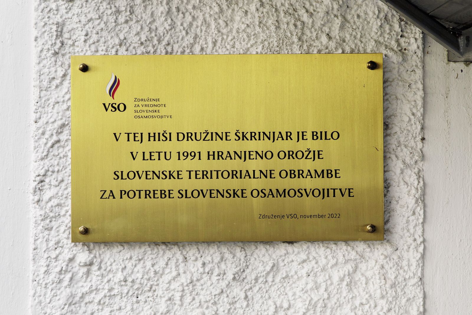 Spominska plošča na domačiji funkcionarke SDS in podpredsednice Združenja za vrednote osamosvojitve Mojce Škrinjar