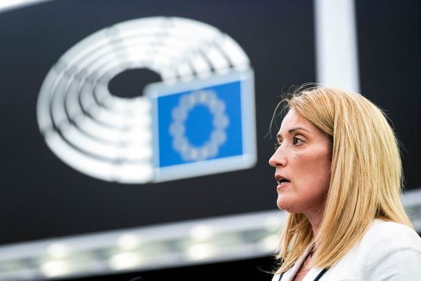 Predsednica Evropskega parlamenta naj bi poskušala med obiskom nagovoriti predvsem mlade