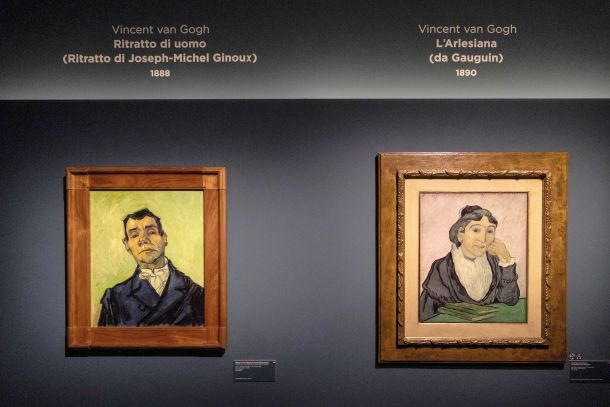 Zakonca Ginoux sta bila lastnika kavarne, ki jo je van Gogh pogosto obiskoval, slikarju pa sta bila v oporo v obdobjih duševnih stisk. Van Gogh je naslikal več verzij portreta gospe Ginoux. Na tržaški razstavi posebej poudarijo, da sta prvič skupaj predstavljeni sliki zakoncev, ki sta v različnih muzejskih zbirkah. Sliko Jean-Michel Ginoux (olje na platnu, 1888) hrani muzej Kröller-Müller v nizozemskem Otterlu, sliko Arležanka oz. Madame Ginoux (olje na platnu, 1890) pa Narodna galerija v Rimu