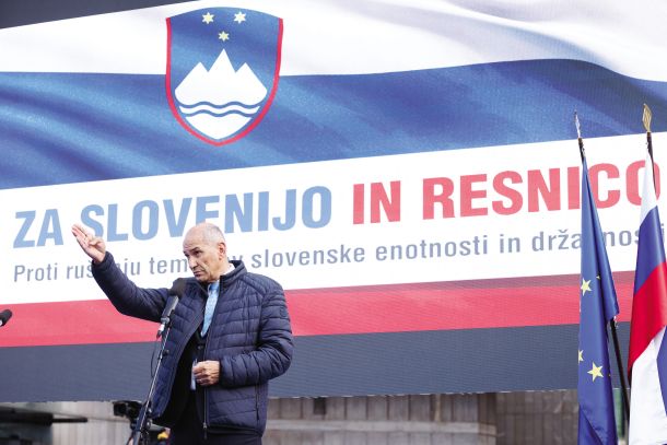 Za Slovenijo! Z Janšem naprej! 