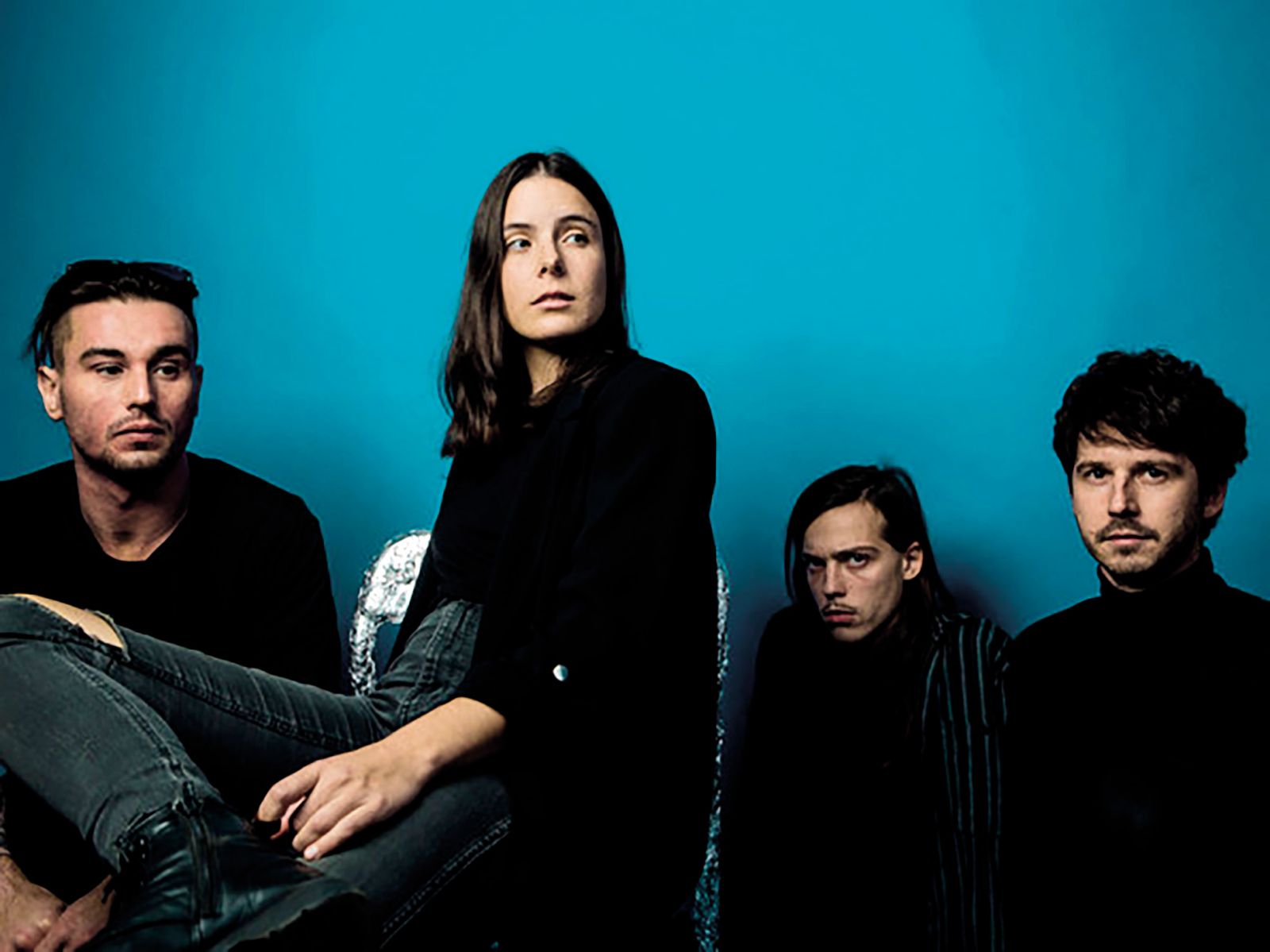 Peta plošča indie rock prvakov prinaša nekaj solidnih singlov, a veliko premalo, da bi se kot celota zažrla v spomin.