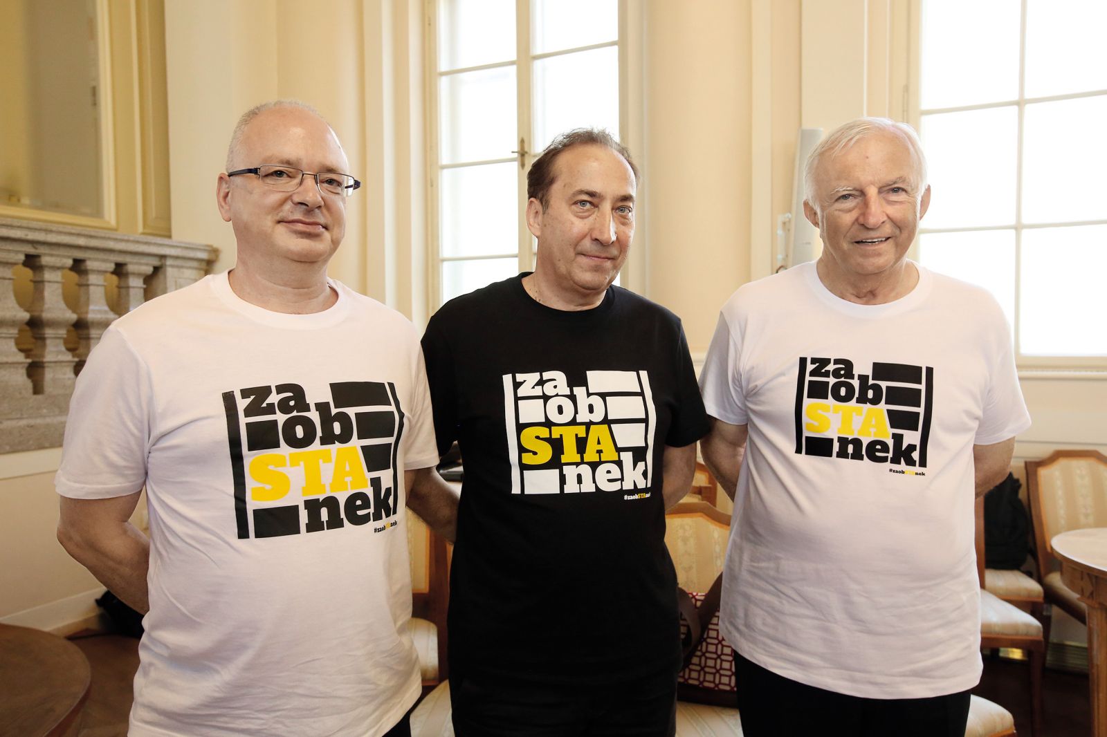 Dejan Verčič, profesor in soustanovitelj podjetja za poslovno svetovanje in komuniciranje Herman & partnerji, Franci Delić Zavrl, direktor istega podjetja in tudi njegov ustanovitelj, ter Franci Perčič, daleč, daleč nazaj direktor Mladine. Vsi trije so leta 1991 v javno-zasebnem partnerstvu z državo ustanovili Slovensko tiskovno agencijo in se v času zadnje Janševe vlade, ki jo je želela uničiti, zavzeli zanjo. (na fotografiji na podelitvi državnega odlikovanja Slovenski tiskovni agenciji leta 2021)