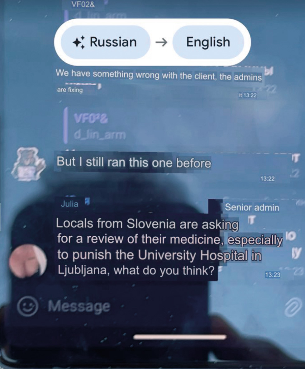 Domnevni pogovor, preveden iz ruščine v angleščino, med ruskimi hekerji, ki so napadli spletne strani slovenskih institucij. V tem primeru so se odločili za napad na spletne strani UKC Ljubljana.