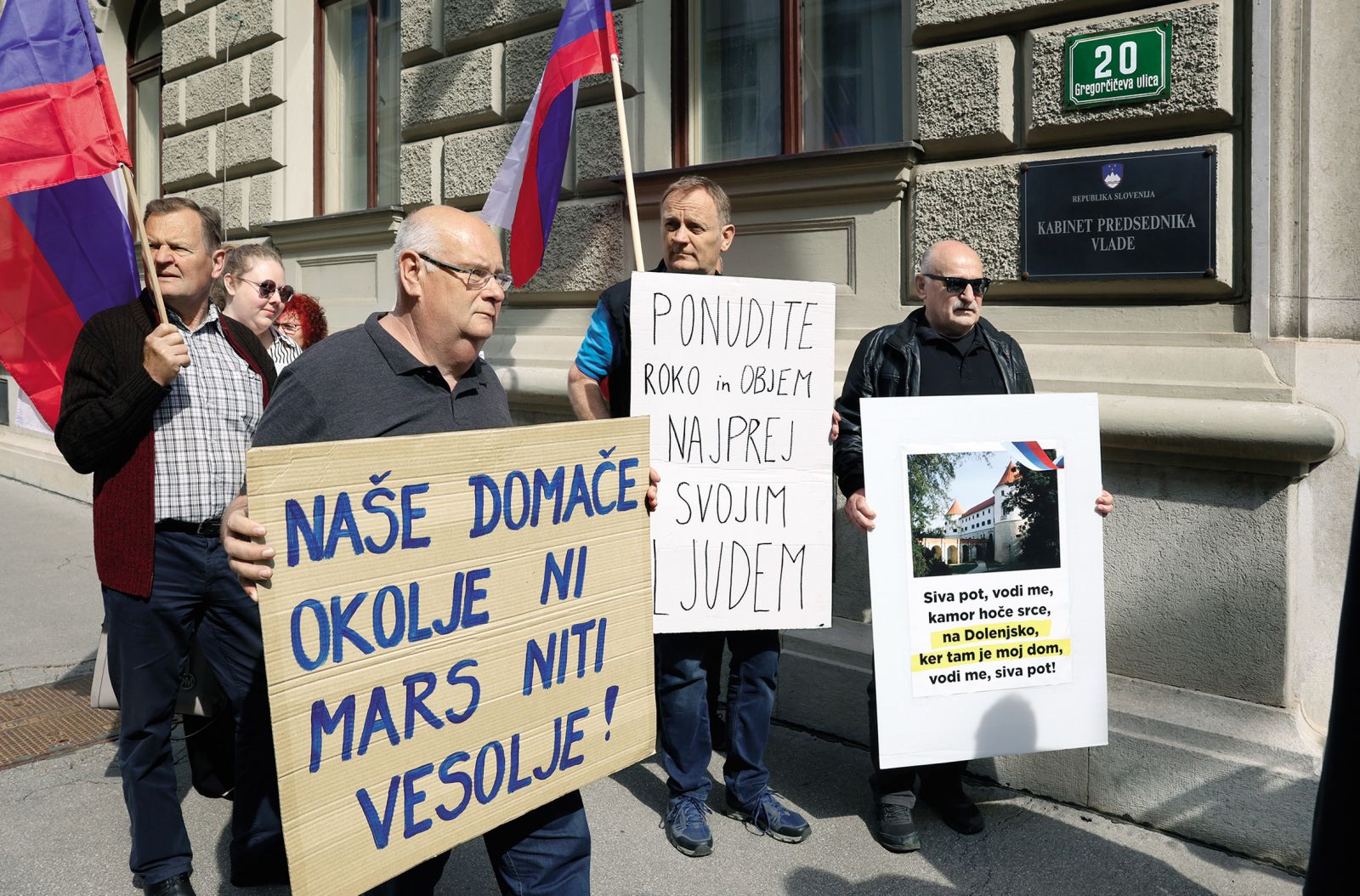 Predstavniki ljudske iniciative zaskrbljenih občank in občanov občine Brežice