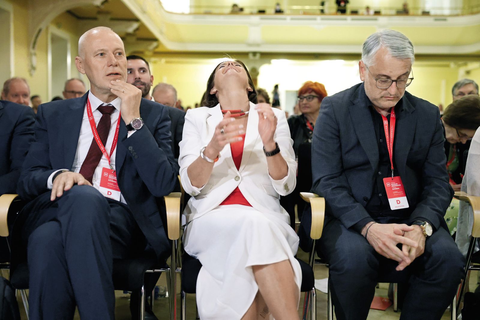 Nekdanja predsednica SD Tanja Fajon je v javnosti vseskozi ohranjala nevtralno držo. A po reakcijah na razglasitvi volilnih rezultatov je postalo jasno, da je osebno podprla izvolitev Matjaža Hana. Logično, s tem je v SD zmagala struja, ki jo je zagovarjala Tanja Fajon. Pot prenove bo težka.