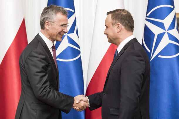 Generalni sekretar zveze NATO in poljski predsednik Andrzej Duda