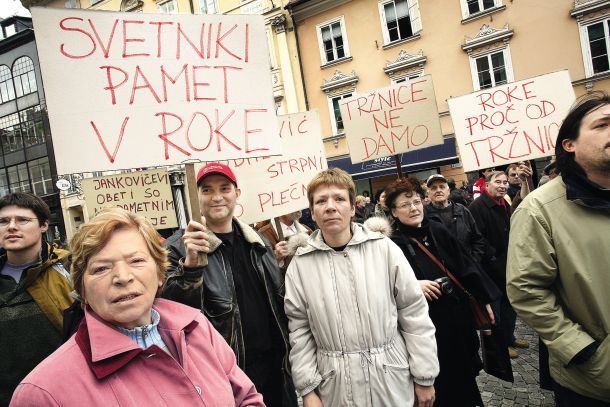 Prvi protest proti gradnji garažne hiše pod tržnico je bil že leta 2007 