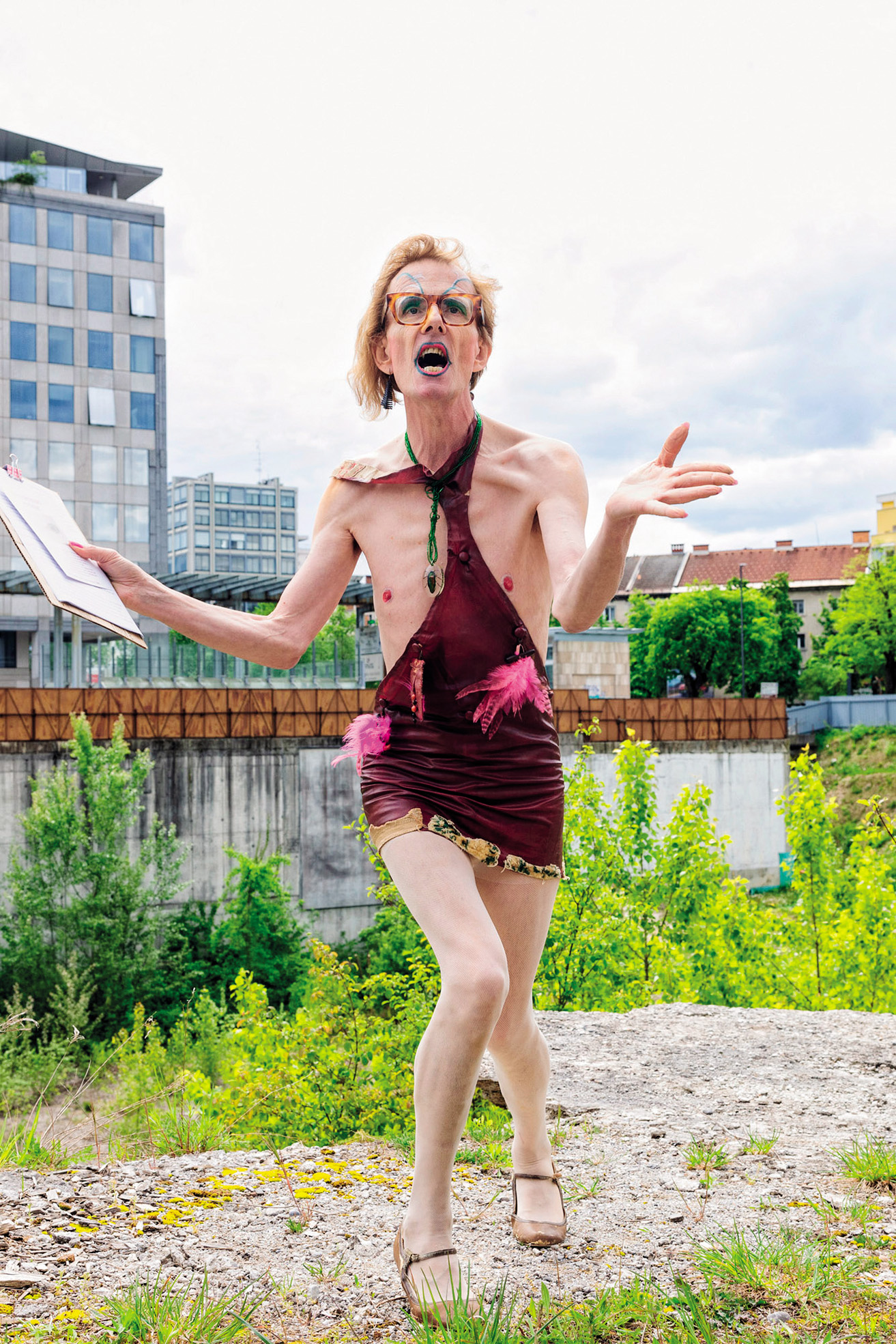 Graham Bell Tornado: Ljubljana P.I.N.Q.; performans, Mesto žensk, Krater, LJ | Nada Žgank