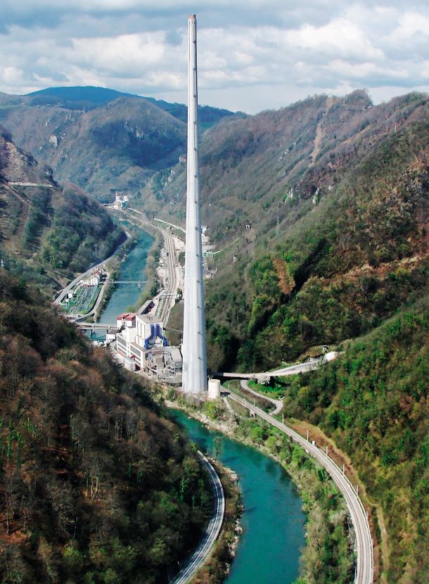 Trboveljski dimnik je visok 360 metrov, bo imela ljubljanska sežigalnice res bistveno nižjega 