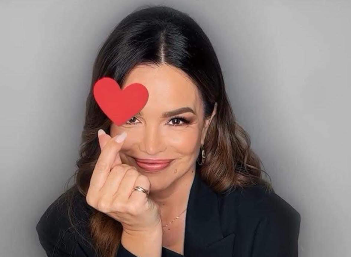 Severina pošilja simbol srca za pravice žensk do samoodločanja o svojem telesu