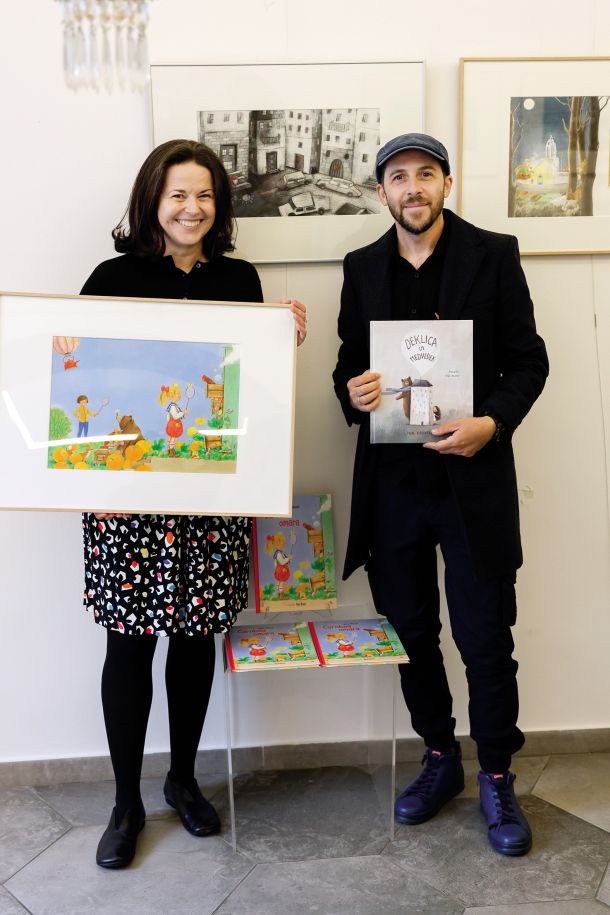 Ana Košir in Vane Kosturanov, predstavitev knjig in razstava ilustracij, KUD Sodobnost, Antikvitete Novak, LJ