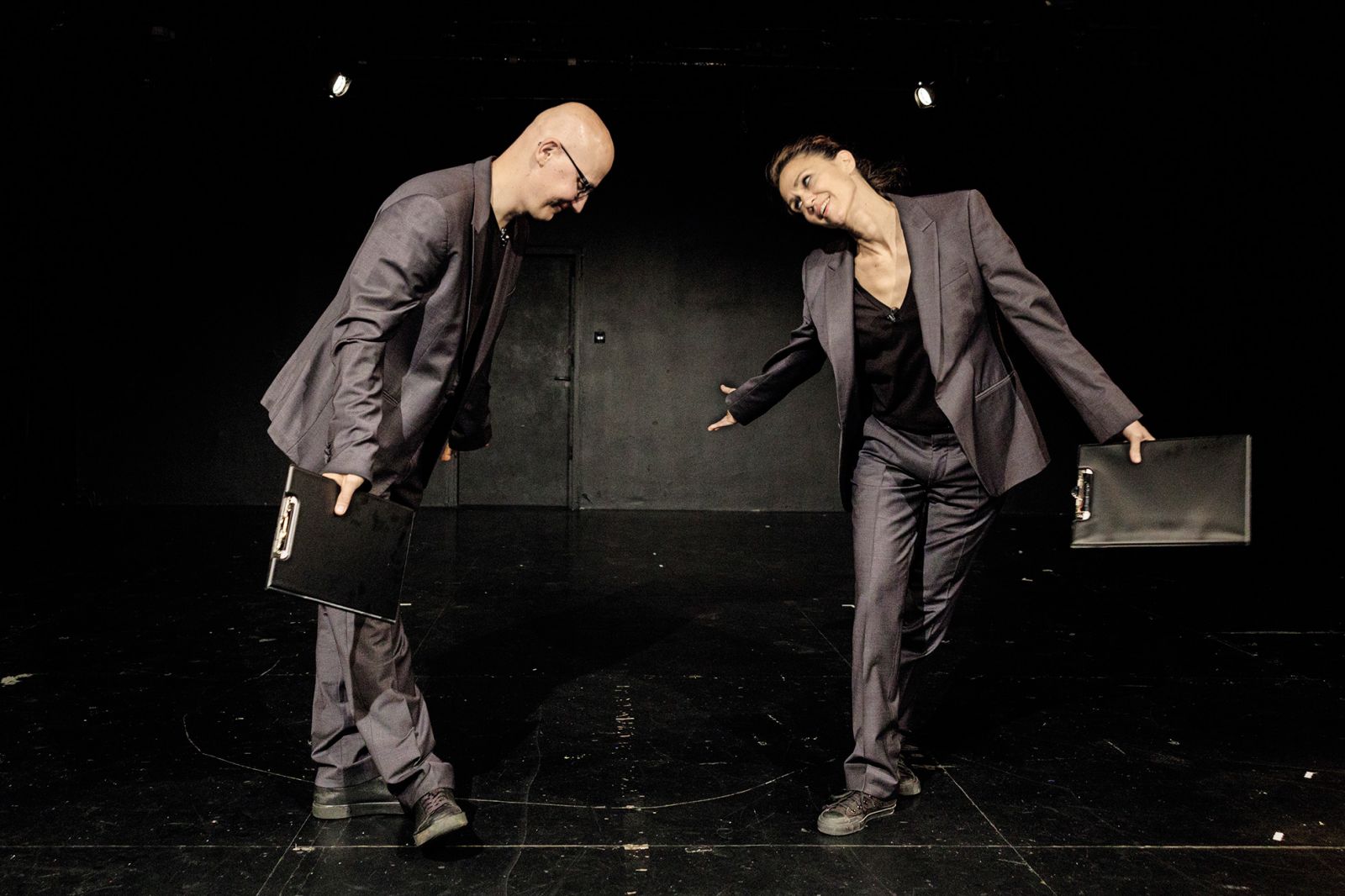 Gregor Moder, Katarina Stegnar: Antigona, Gledališki esej, Nova pošta, SMG, LJ | Matej Povše