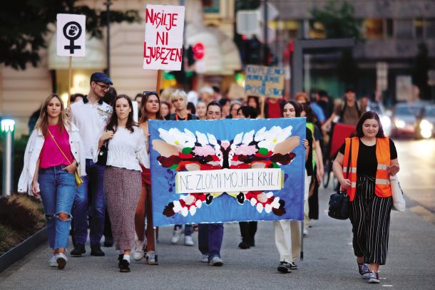 Shod v podporo žrtvam spolnega nasilja. 5. september 2022, Ljubljana.