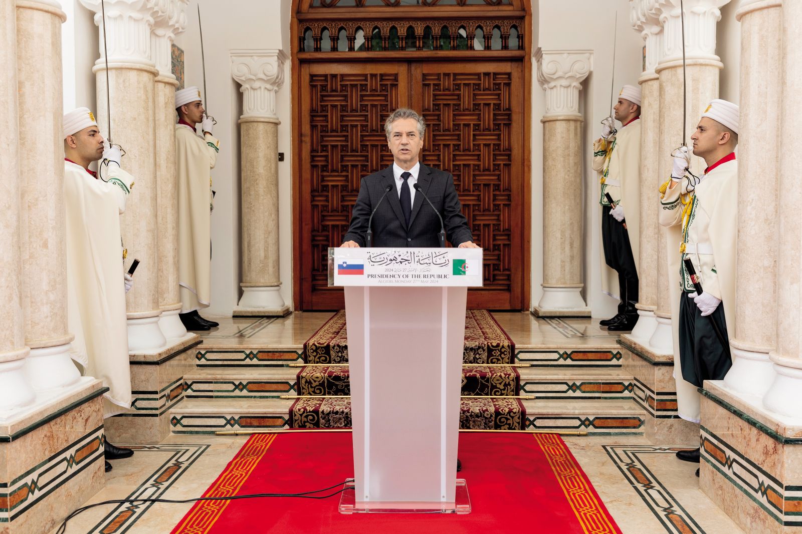 Več plina, manj migrantov: Robert Golob je ta teden obiskal Alžirijo