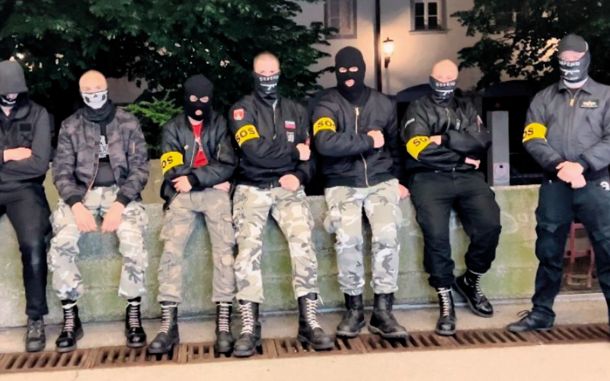 »V Sloveniji desettisoči tujcev delajo v napol suženjskih razmerah«