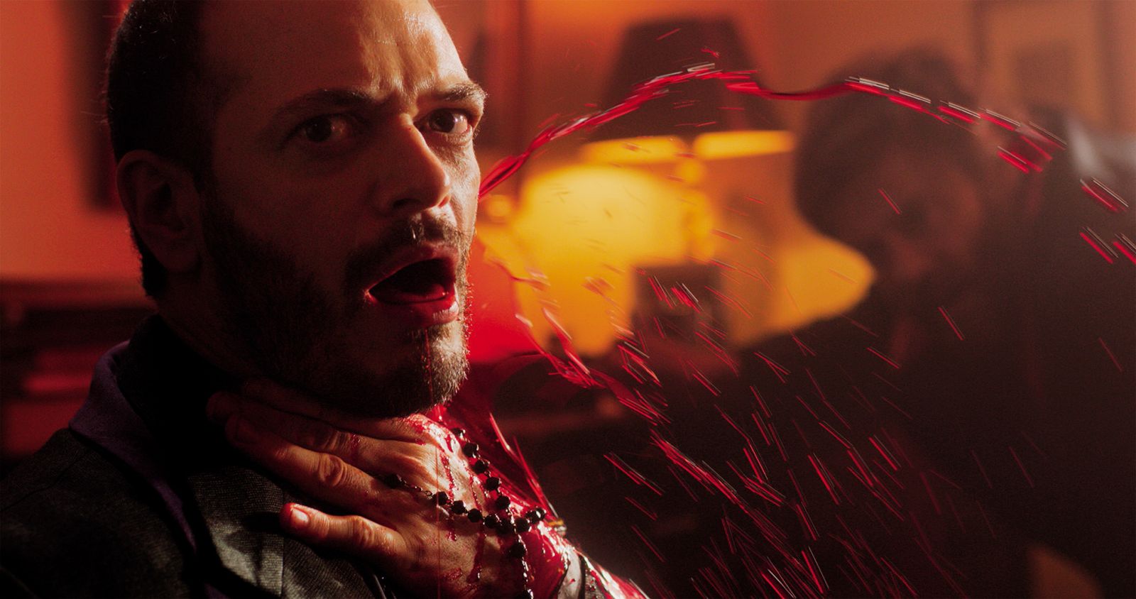 V argentinskem šokerju Deus Irae katoliški duhovnik hudiča izganja na vse (ne)mogoče načine.