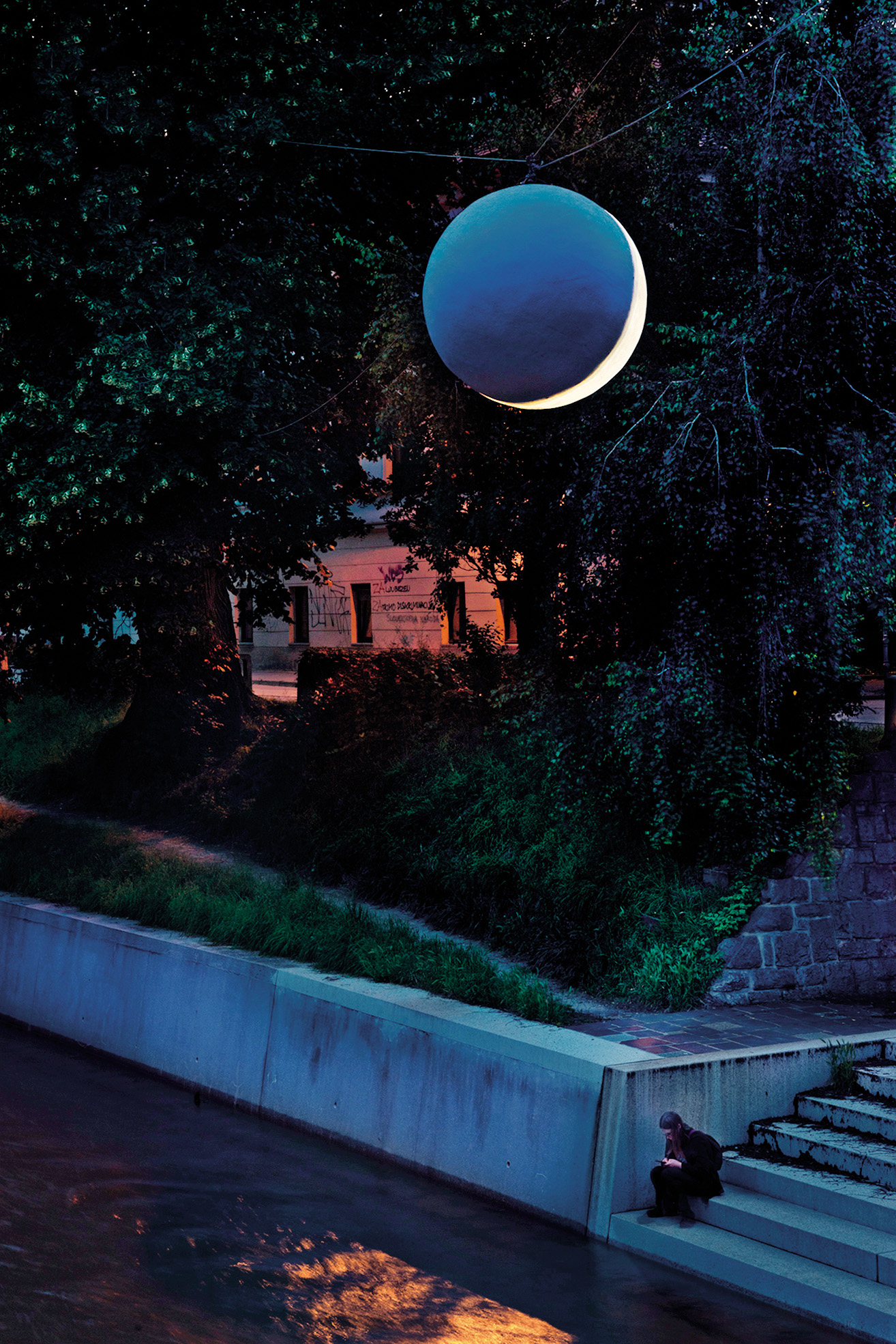 STRAN22: Argo, svetlobna instalacija, nabrežje ob Gradaščici, festival Svetlobna gverila, LJ | DK