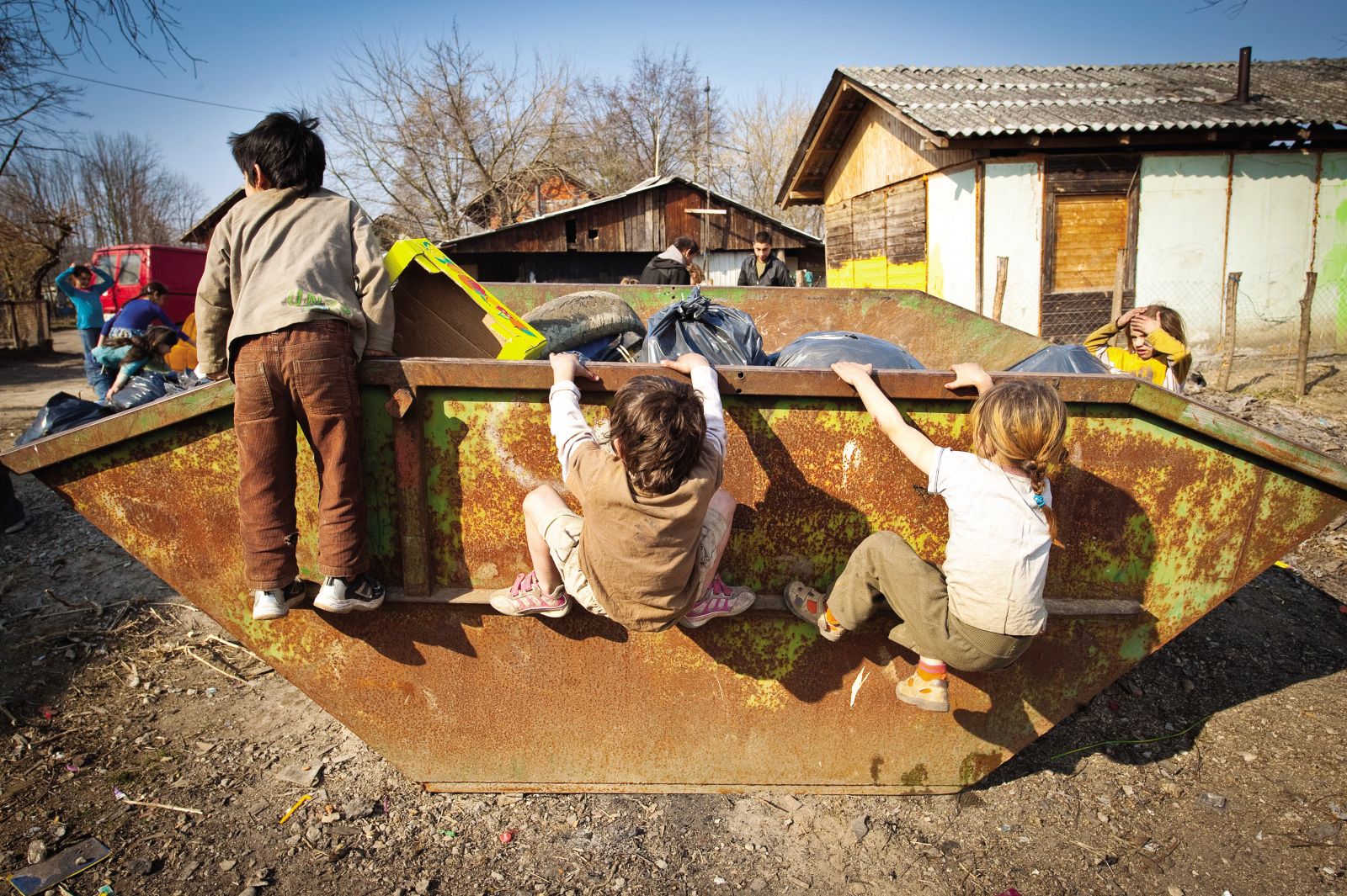 Romski otroci v Dobruški vasi (slika je simbolična) 