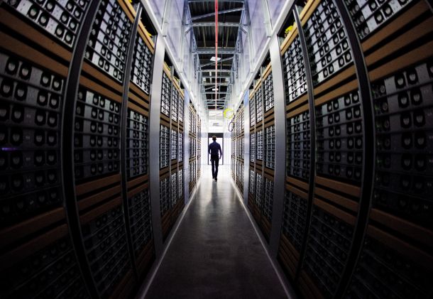 Eden izmed podatkovnih centrov, ki ga sicer uporablja podjetje Meta, podobne centre gradi tudi ameriški Equinix