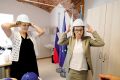 Ministrica za zdravje Valentina Prevolnik Rupel pred ogledom gradnje prizidka k bolnišnici za otroke v Šentvidu pri Stični /