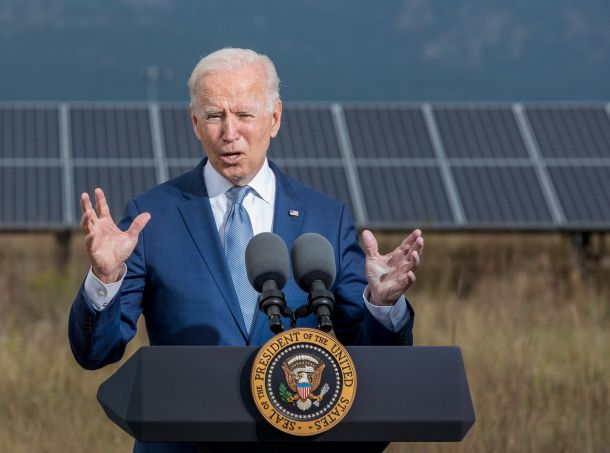 »Medtem ko Biden govori, da potrebujemo zeleni prehod, je Amerika največji izvoznik fosilnih goriv na planetu«