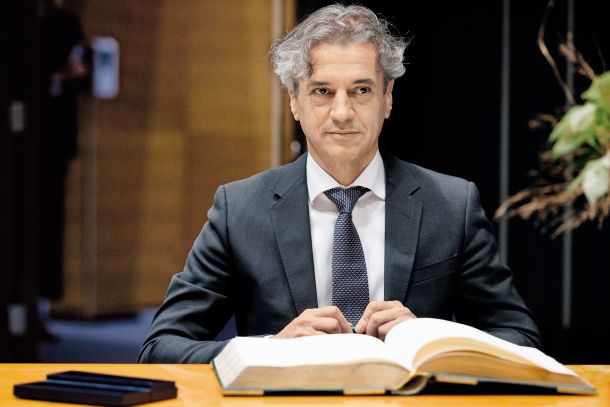 »Če hoče slovenski premier preživeti, ne more in ne sme biti premier vseh Slovencev«