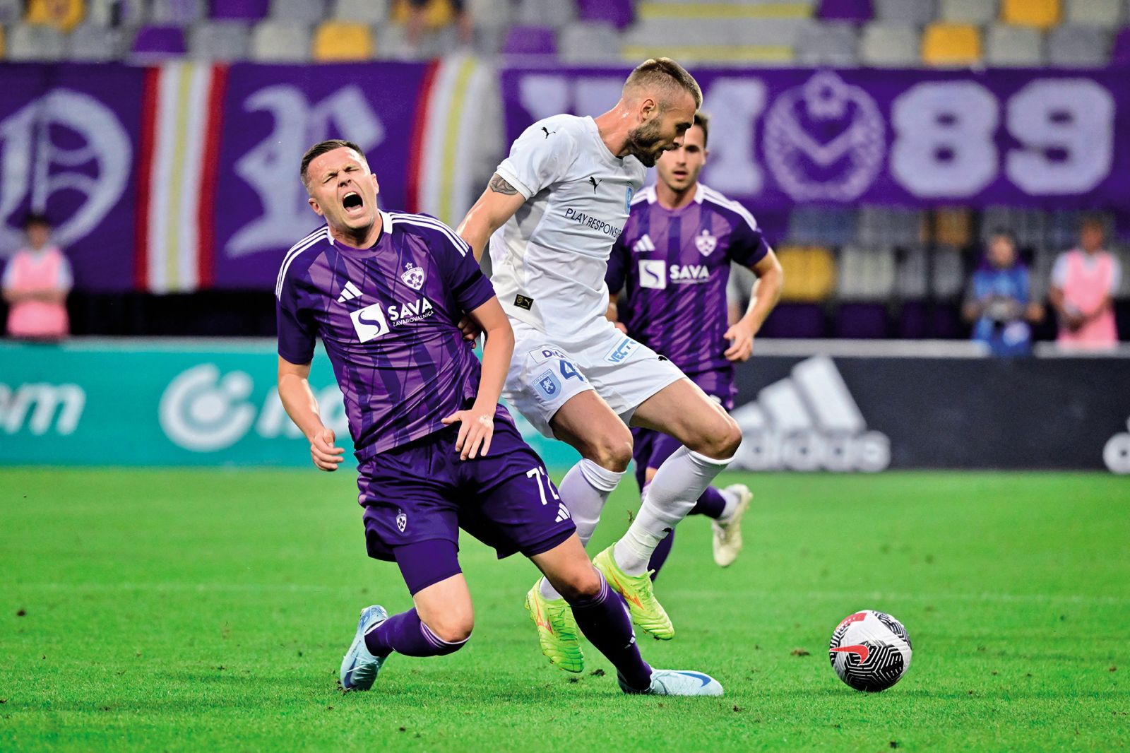 Josip Iličić in Alexandru Cretu; NK Maribor: Universitatea Craiova, Ljudski vrt, MB | Marko Pigac