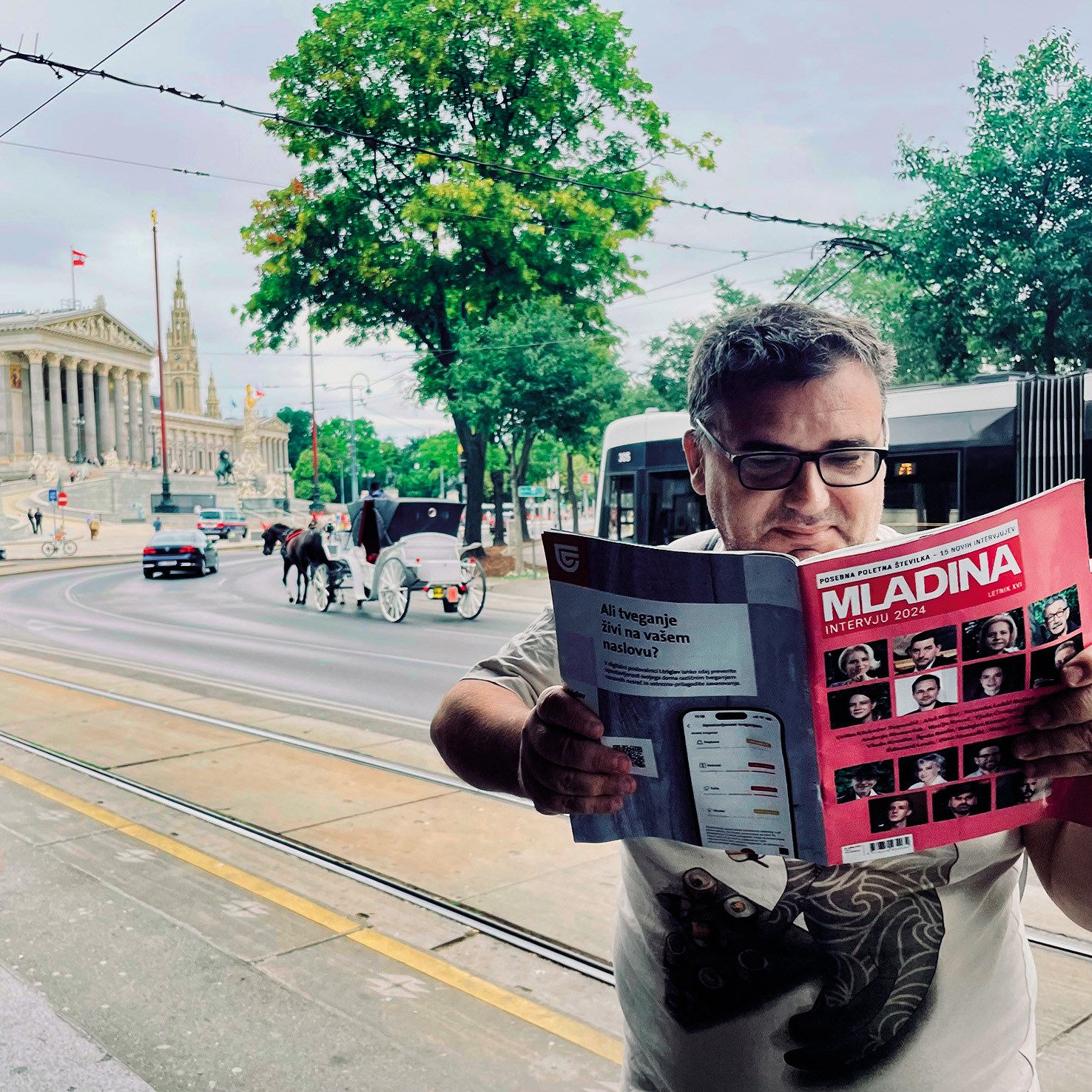 Bere intervju, zamudil kočijo, Dunaj, | S.