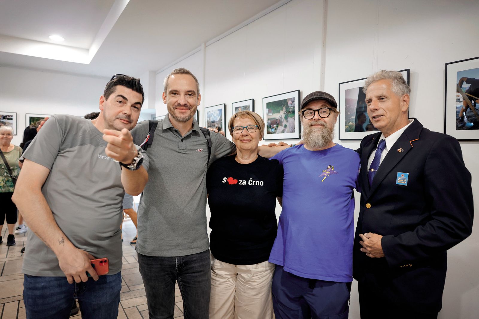 Odprtje fotografske razstave ob obletnici poplav; Denis Sarkić, Rok Kajzer, Romana Lesjak, Ciril Horjak in Sandi Curk, Kulturni dom, Črna na Koroškem | Luka Dakskobler