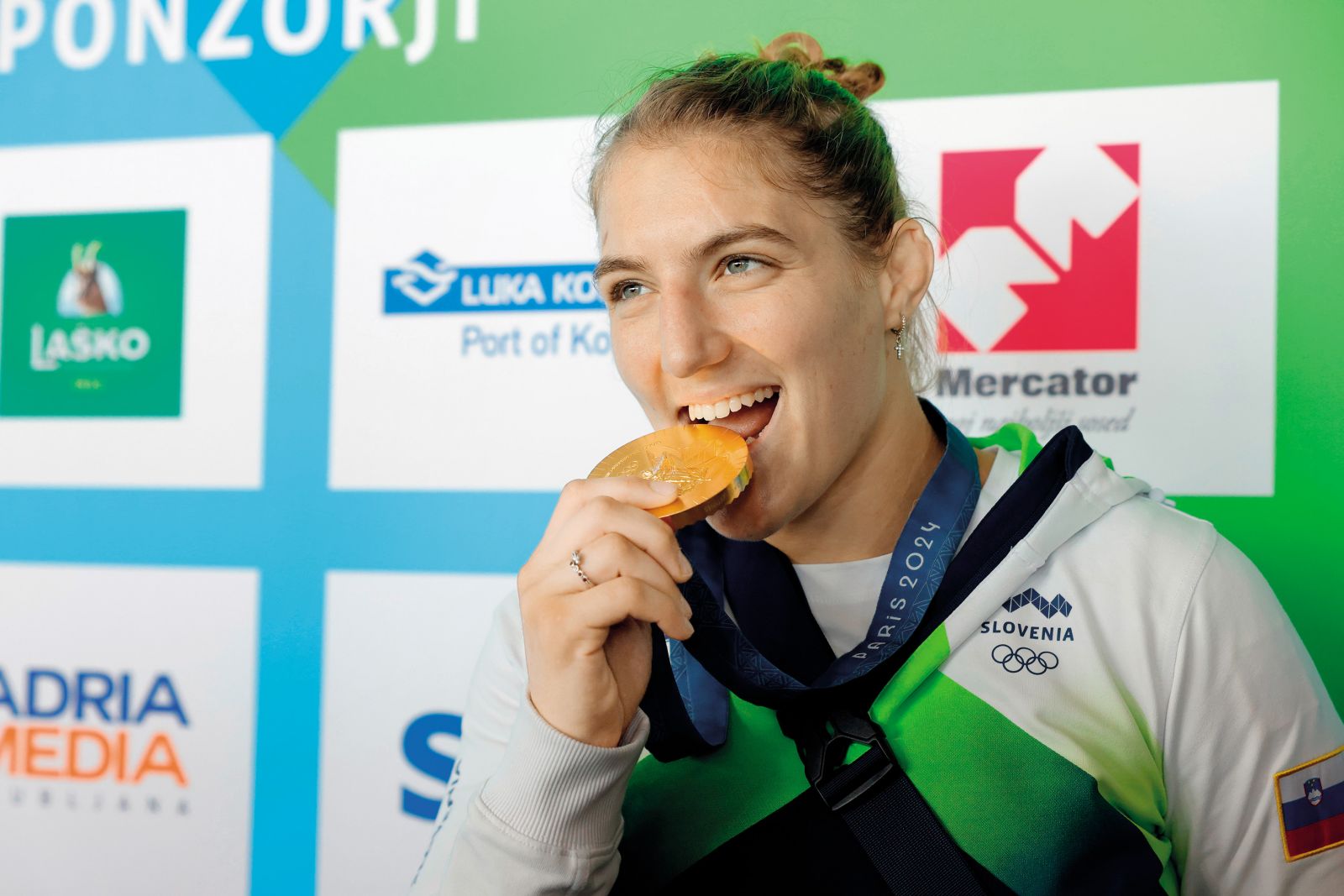 Prva dobitnica zlate medalje Andreja Leški na Brniku | Luka Dakskobler