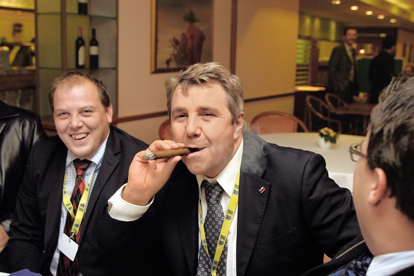 Srečko Prijatelj, poslanec SNS med letoma 2004 in 2010, si je med parlamentarno razpravo dovolil biti tako zelo prostaški, da tedanji novinar Mladine Jure Aleksič za njegov nastop ni našel lepših besed, kot da gre lahko kvečjemu za »domet cerebralnega bankrotiranca«.