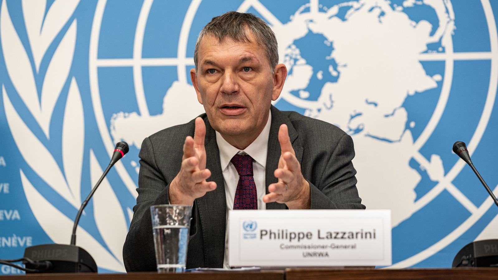 Vodja agencije Združenih narodov za palestinske begunce (UNRWA) Philippe Lazzarini je danes na družbenem omrežju X opozoril, da izraelska operacija na Zahodnem bregu vpliva na palestinske begunce, med ubitimi pa so po njegovih informacijah tudi otroci.