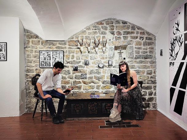 Martin Ramoveš: Mačkova glava; avtor in Maša Žekš, Galerija Ivana Groharja, Škofja Loka 