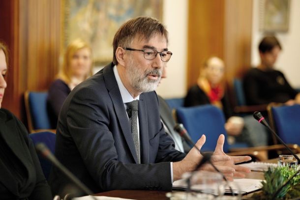 Darjo Felda je še eden v nizu ministrov v Golobovi vladi, ki je odstopil