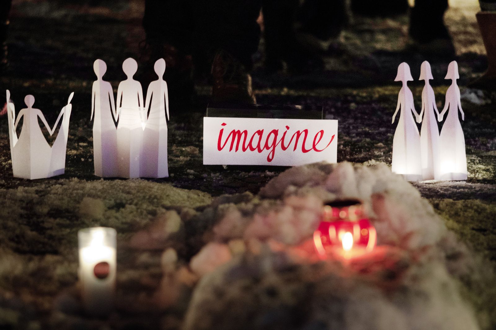 Sveče za Gazo pred parlamentom | Gašper Lešnik