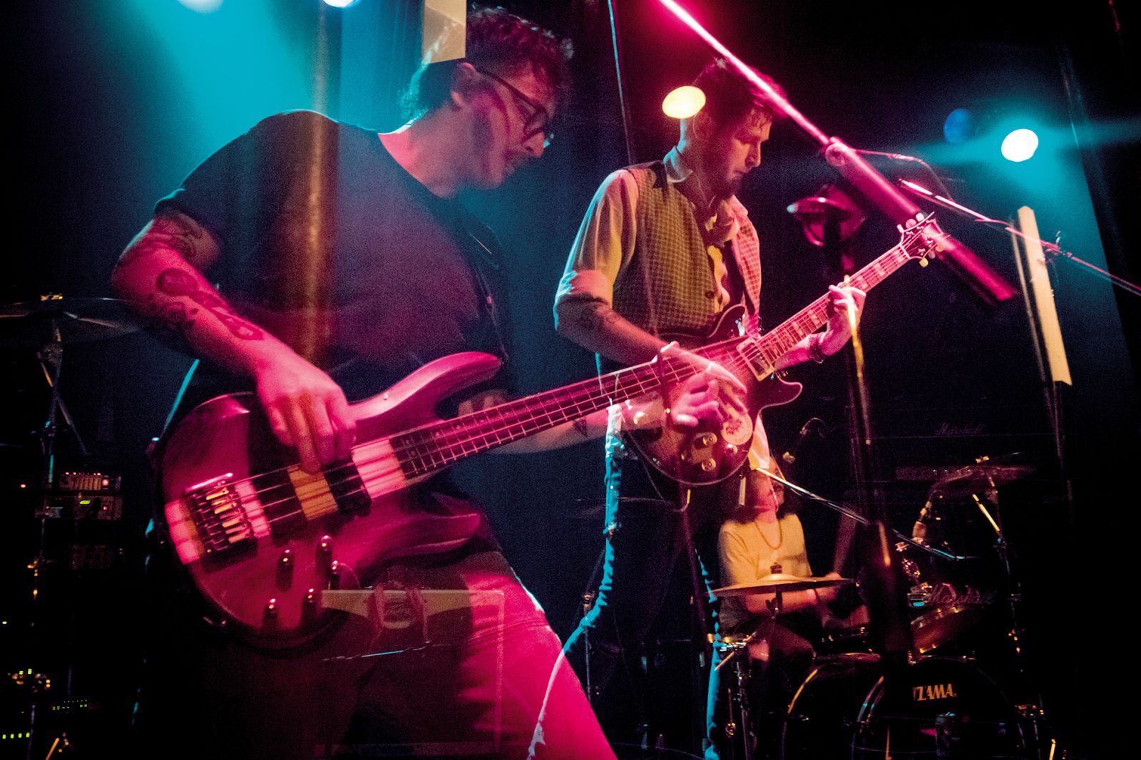 Manifest igrajo Kuzle, Menza pri koritu, Metelkova mesto, LJ | Sebastijan Iskra