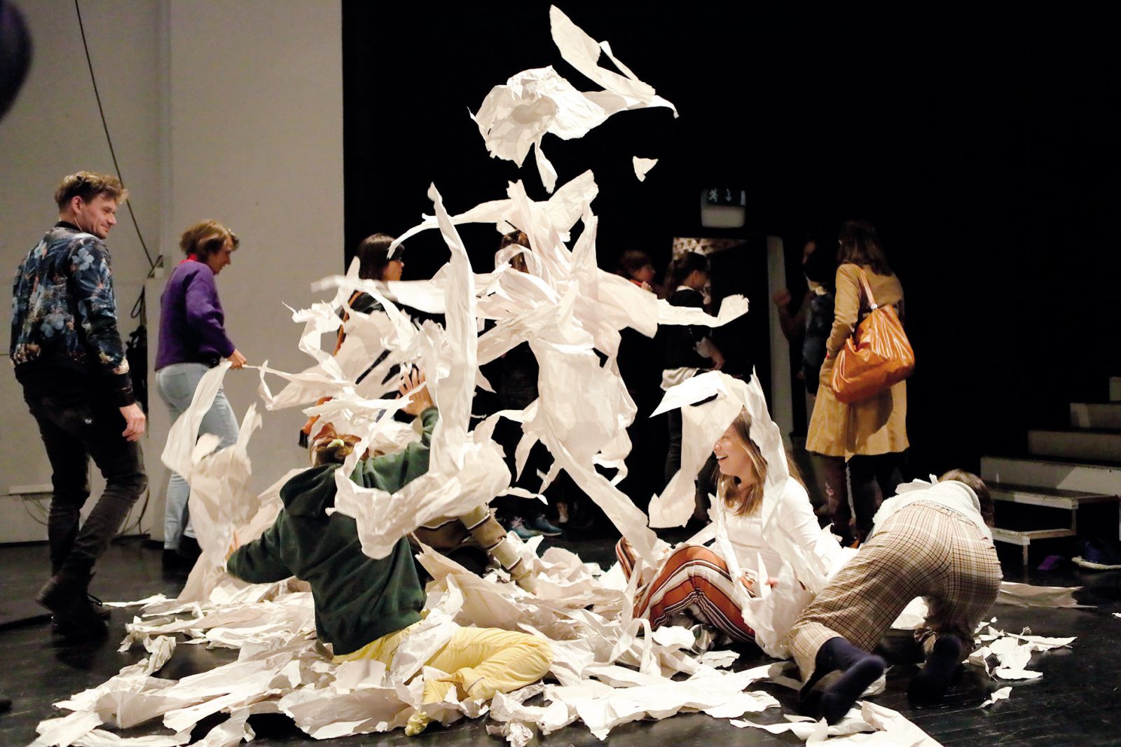 DISKOlektiv: DISKOrespondence; Bunker in Stara elektrarna, LJ | Sunčan Stone