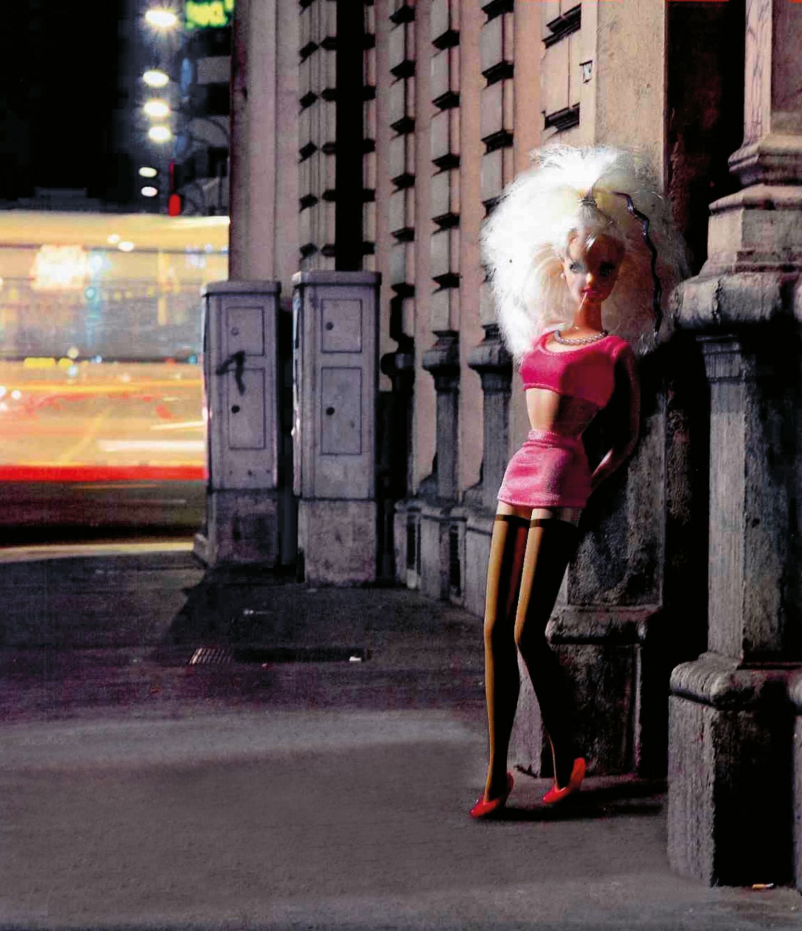 Fotografija za naslovnico Mladine iz leta 1997 na temo Mladoletna prostitucija / Foto: Miha Škerlep, frizura: Frida, oblikovanje: Kladivo