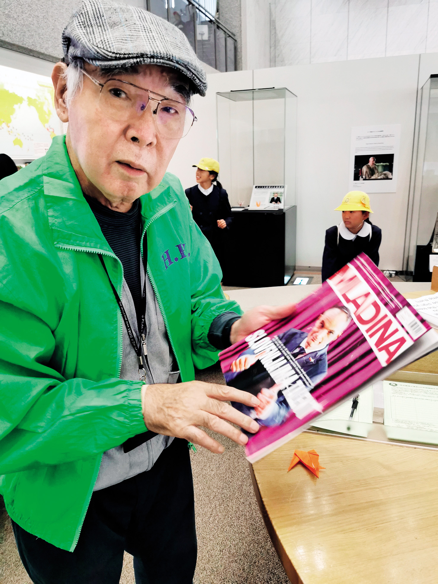 Masao Ito, prostovoljec miru v Spominskem muzeju miru, Hirošima, Japonska | Meta Krese