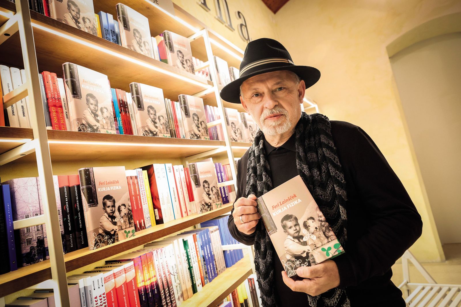 Feri Lainšček: Kurja fizika, Beletrina, MB | Pigac.si