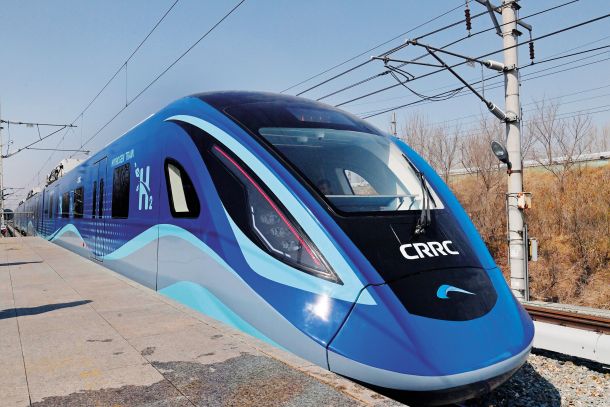 Kitajski vlak na vodik na testni vožnji v mestu Changchun 
