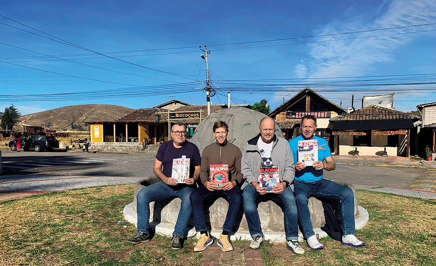 Kayambi Nan, kjer ekvatorska črta razmejuje severni in južni del, Ekvador | Brian Vogel
