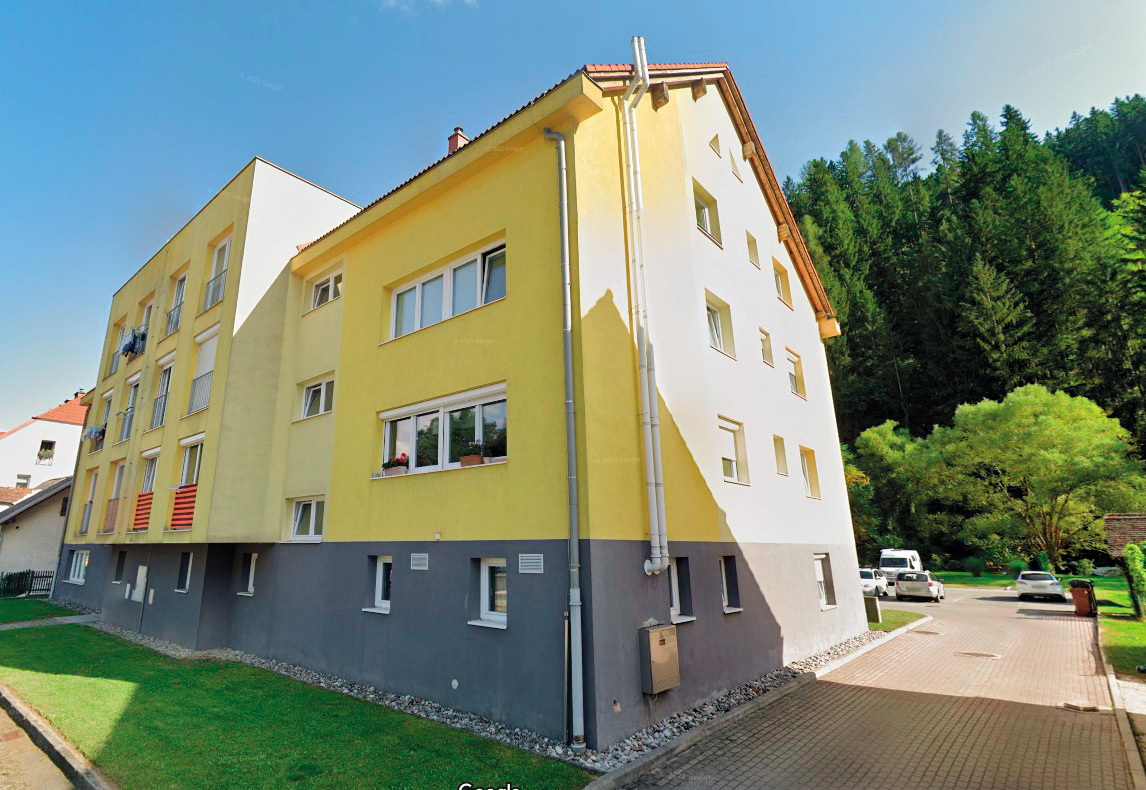 Blok, kjer samevajo prazna stanovanja republiškega stanovanjskega sklada