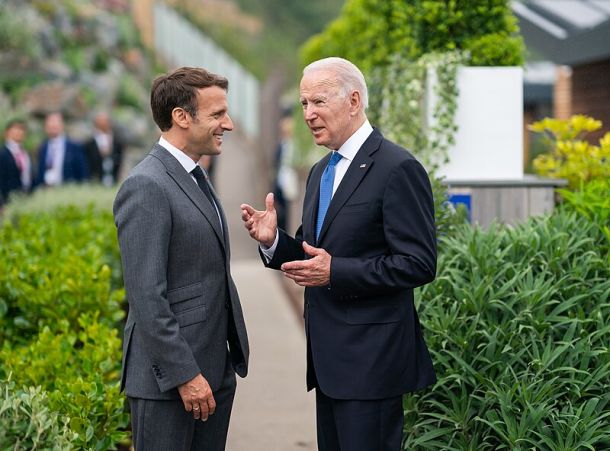 Ameriški predsednik Joe Biden in francoski predsednik Emmanuel Macron sta v torek podala skupno izjavo o dogovoru o premirju med Izraelom in Libanonom in izrazila prepričanje, da se bodo s tem spopadi končali,