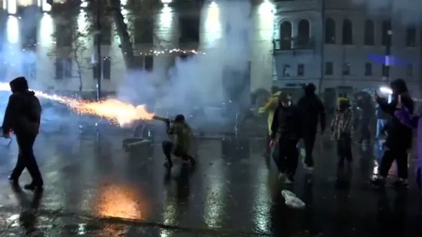 »Policija je mučila protestnike«