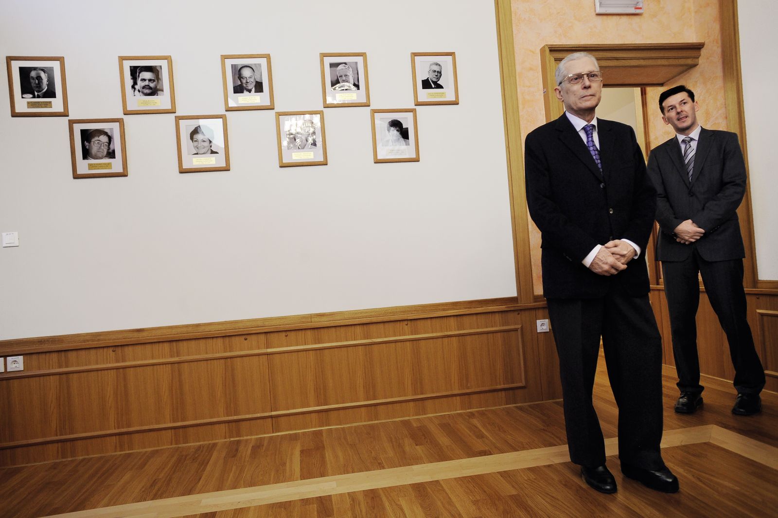 Nekdanji pravosodni minister dr. Lovro Šturm ter njegova desna roka, državni sekretar Robert Marolt leta 2008.