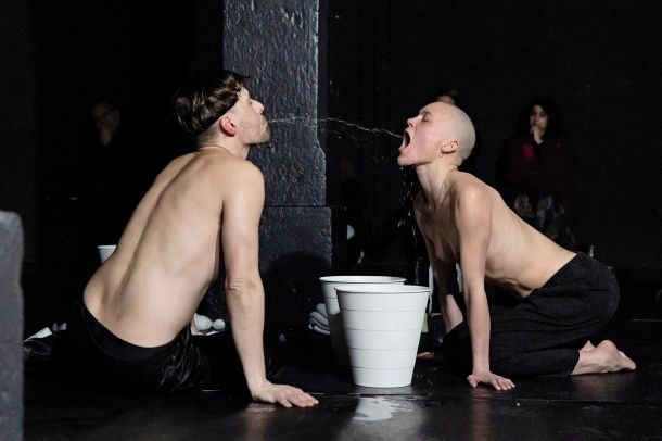 Gäetan Rusquet: Spotoma, med drugimi; Neskončna sedanjost, festival performansa, Gledališče Glej, LJ 