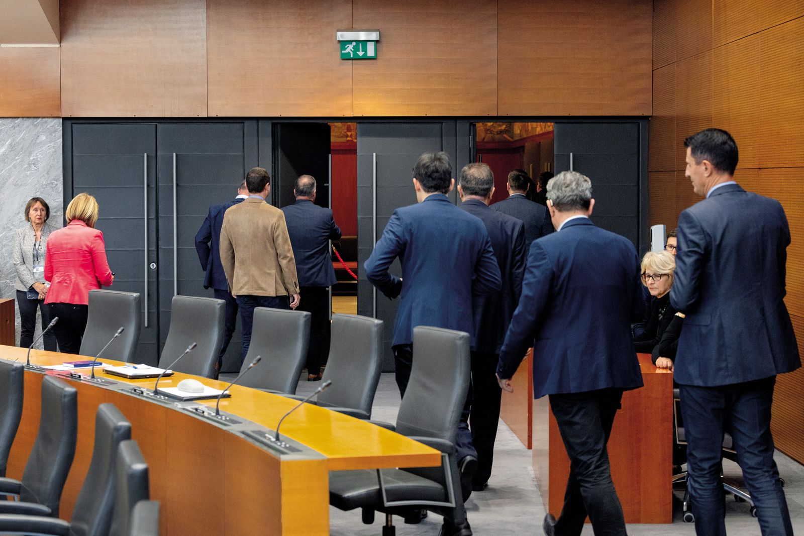 Poslanci stranke SDS so ob prihodu predsednice države Nataše Pirc Musar, ki je ob iztekajočem se letu želela nagovoriti poslance, protestno zapustili dvorano. | Borut Krajnc