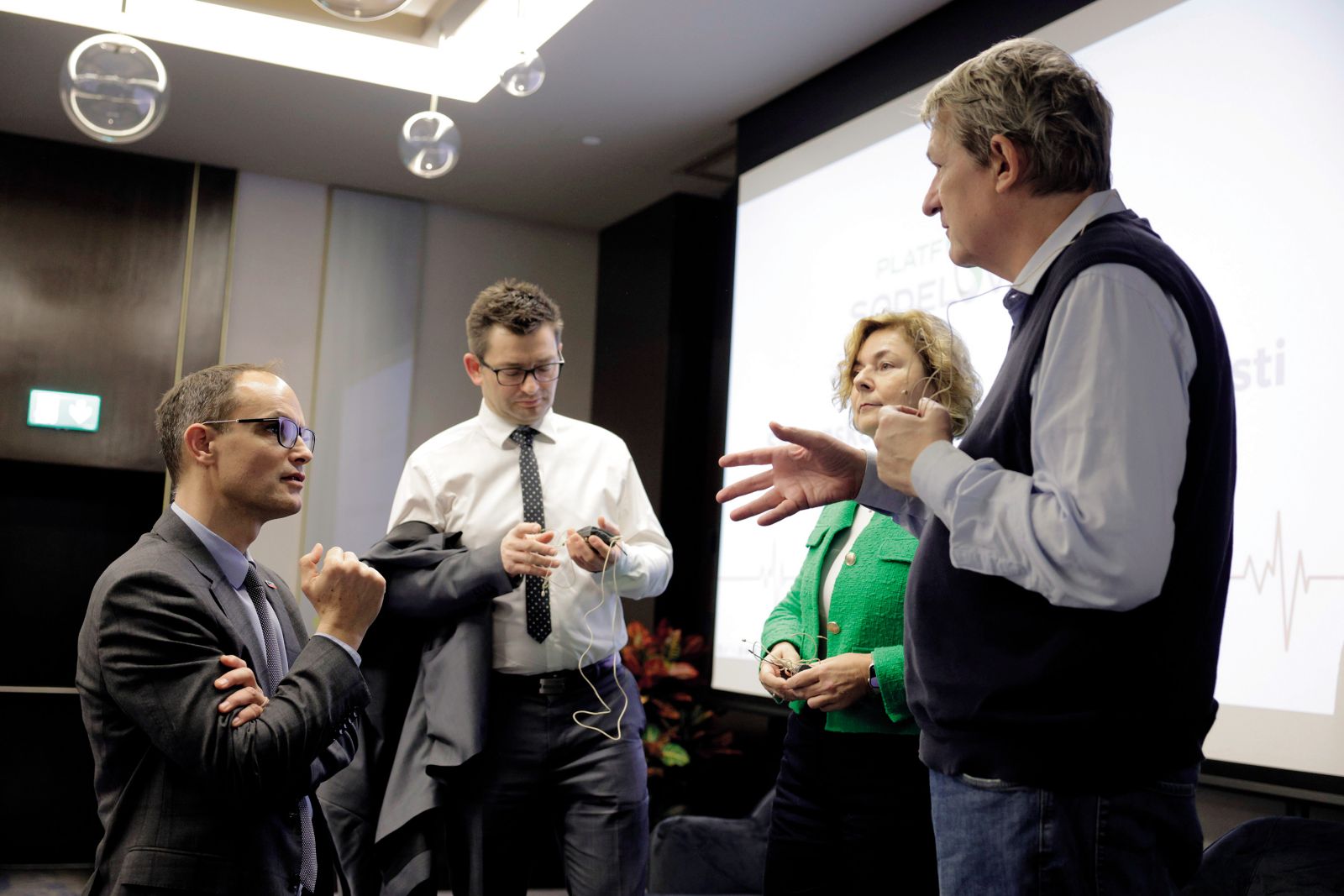 Anže Logar in nekdanji minister za finance v drugi Janševi vladi Janez Šušteršič na posvetu Platforme sodelovanja | Luka Dakskobler