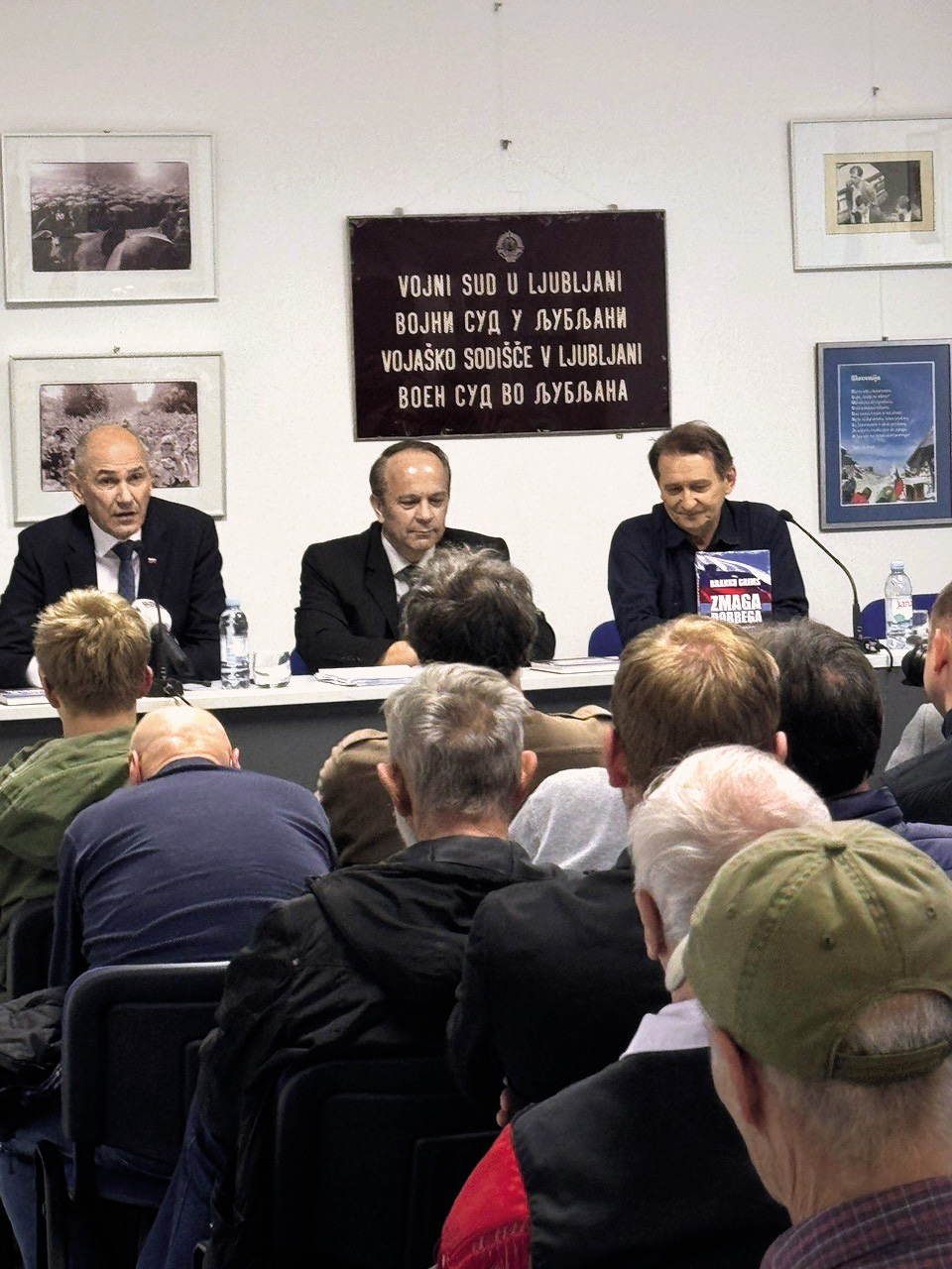 Janez Janša, Branko Grims in Jože Biščak na predstavitvi knjige Branka Grimsa